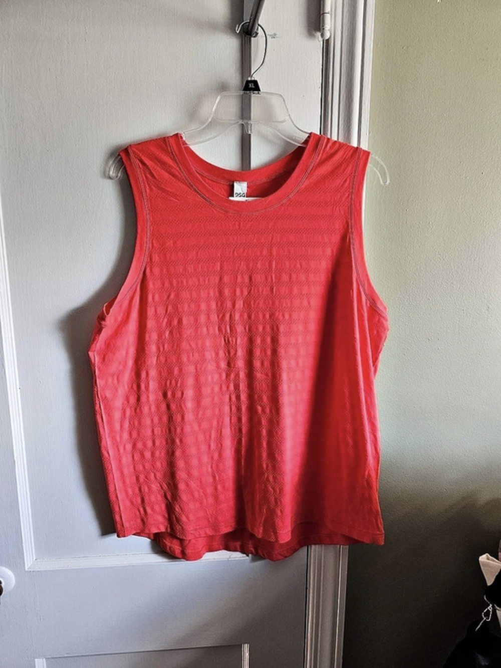 DSG Movement Seamless Tankless Men's Tank Top in Red Size XXL NWT